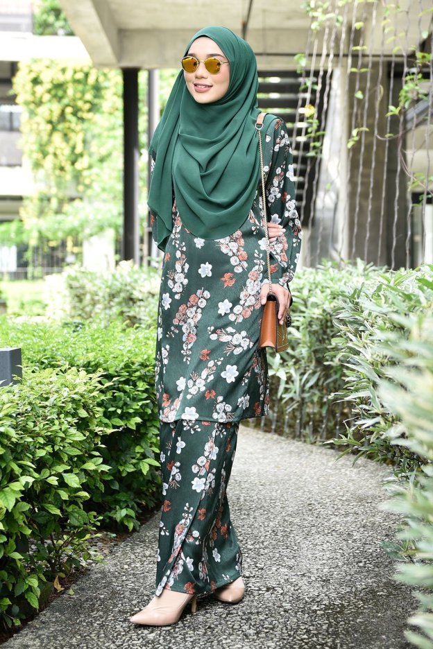 Baju Kurung Puteri Pahang - Spring Green