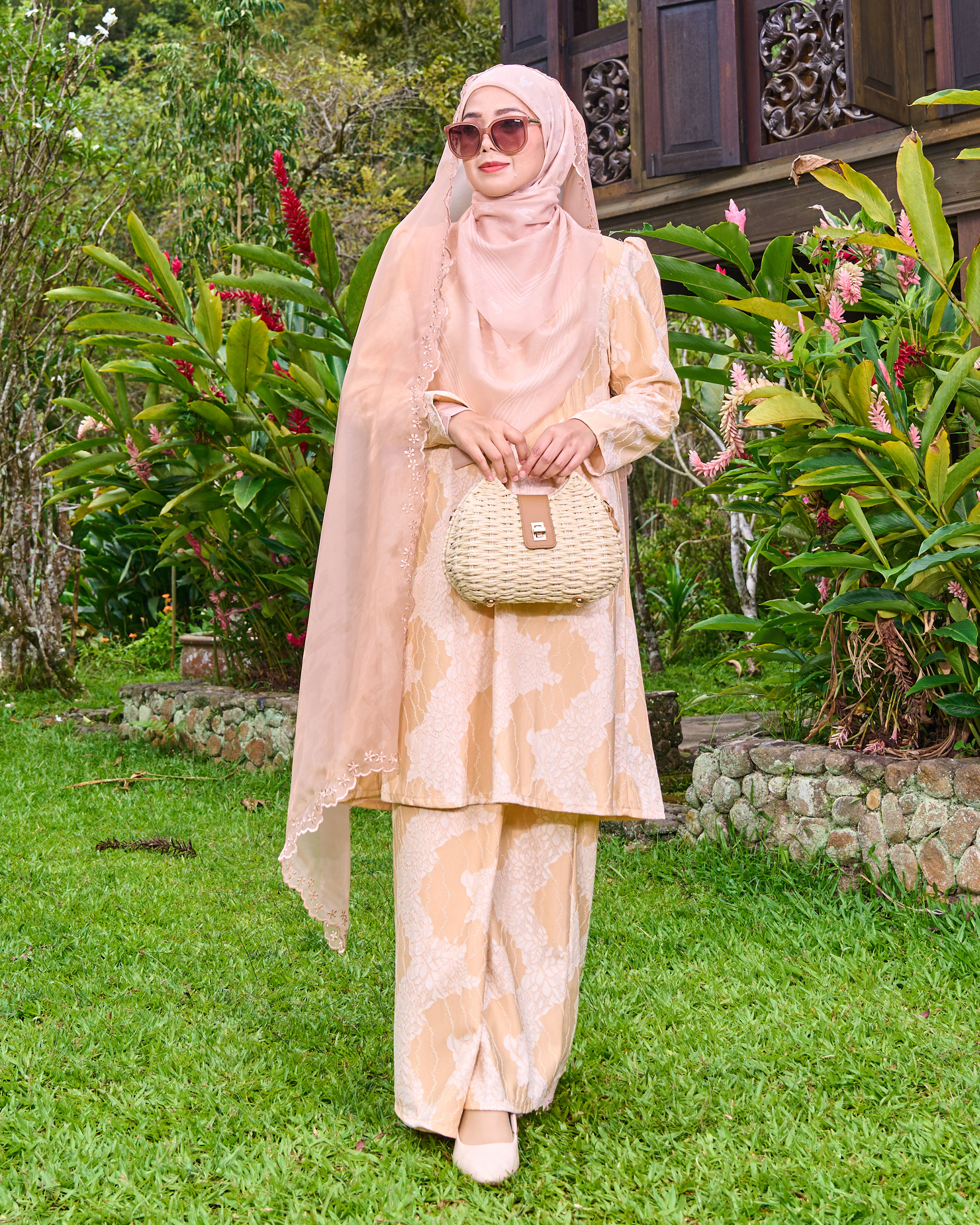 Baju Kurung Riau Lace Adiona