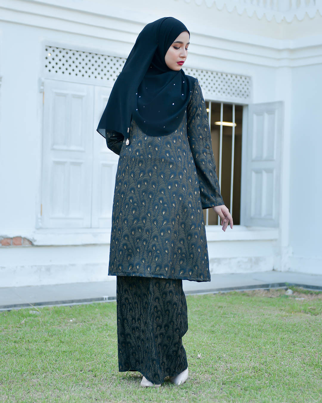 Baju Kurung Riau Lace Greece - Black Dust