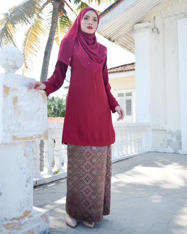 Baju Kurung Riau Pahang Songket Azneem - Rose Red