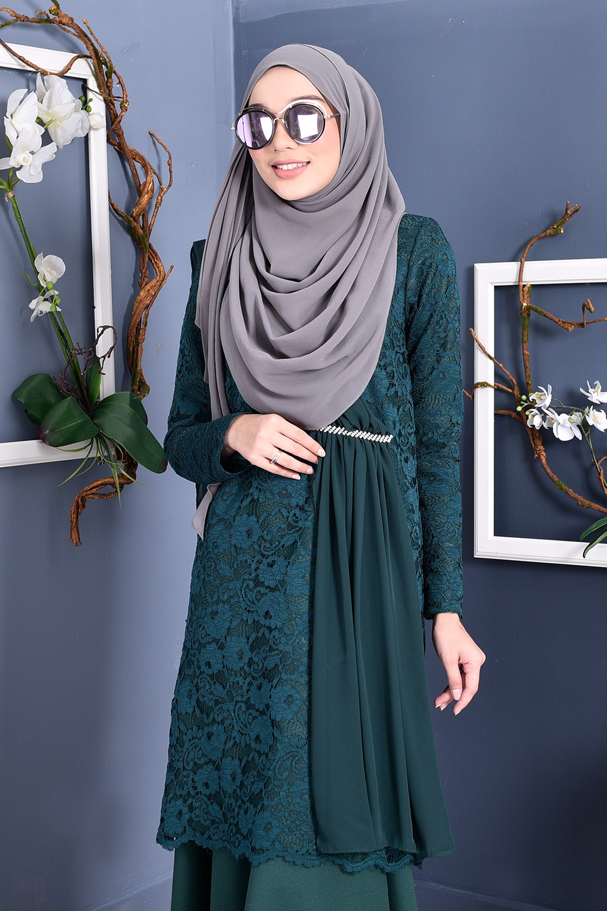 Baju Kurung Lace Sabrina - Emerald Green