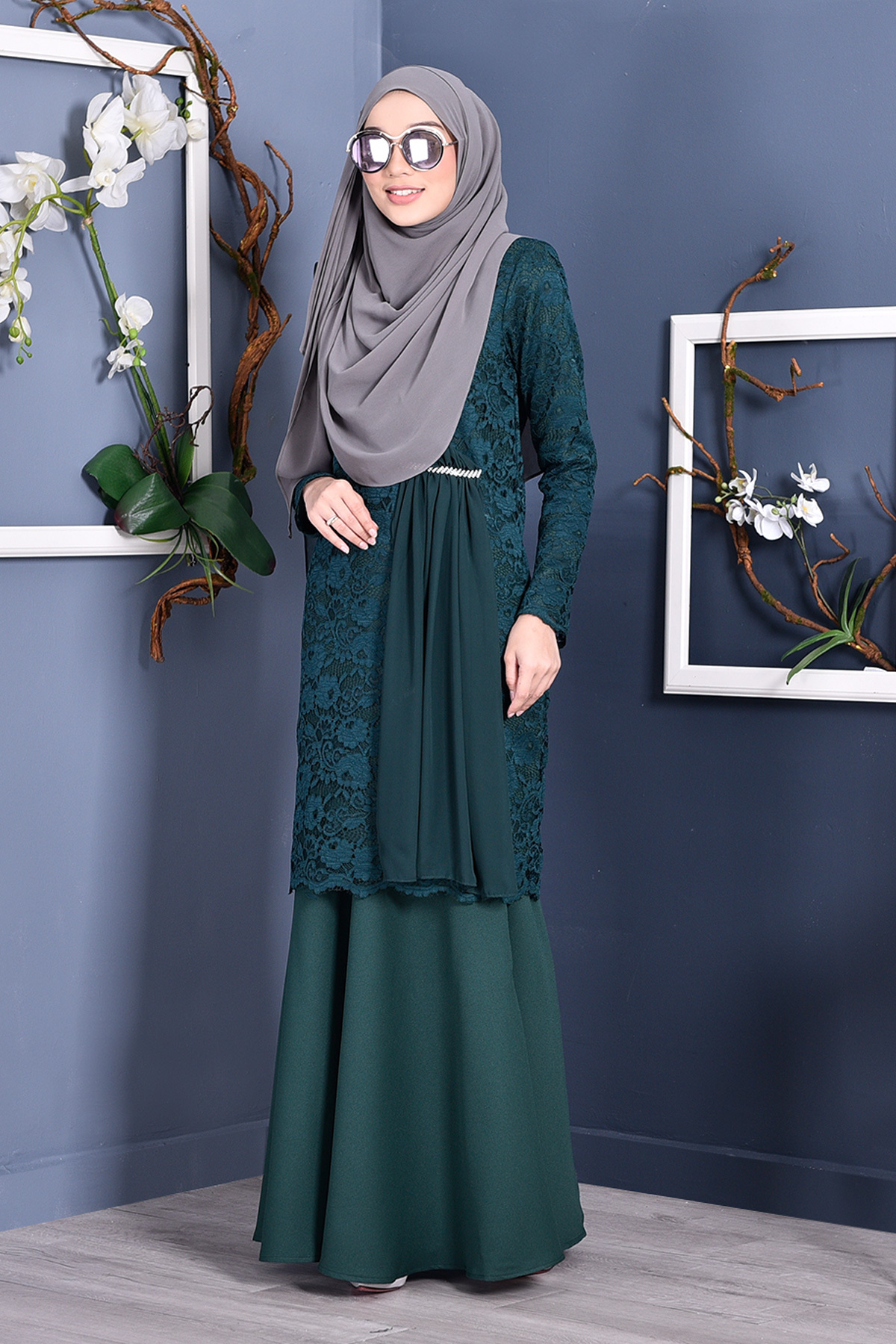 Baju Kurung Lace Sabrina - Emerald Green