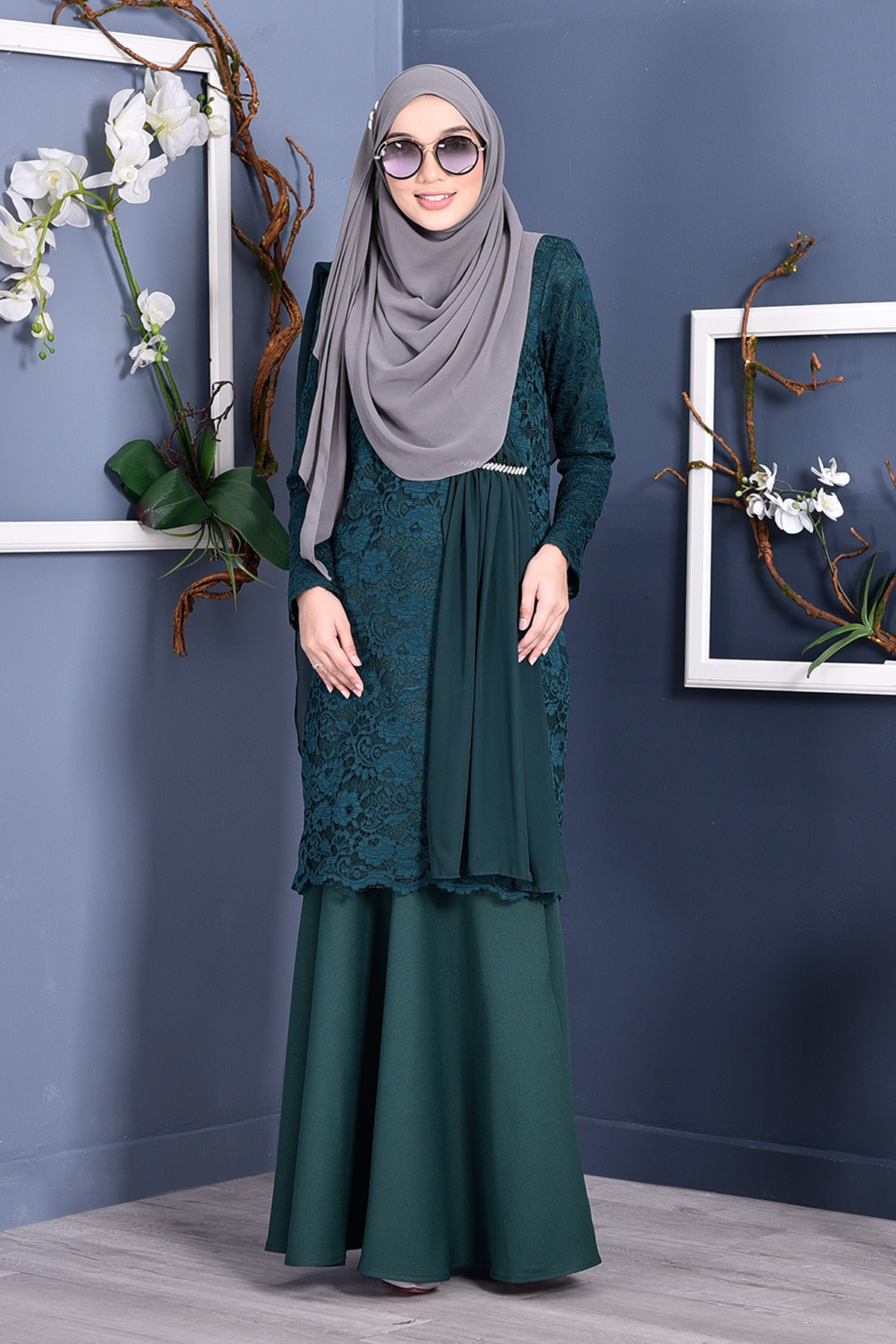 Baju Kurung Lace Sabrina - Emerald Green