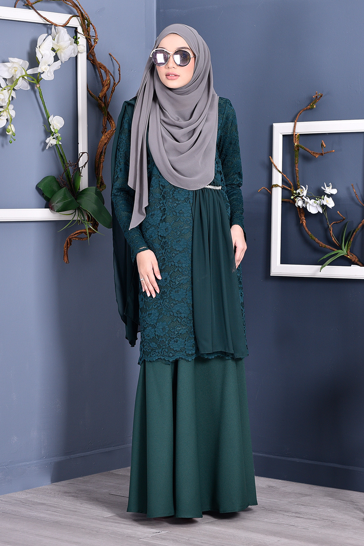 Baju Kurung Lace Sabrina - Emerald Green