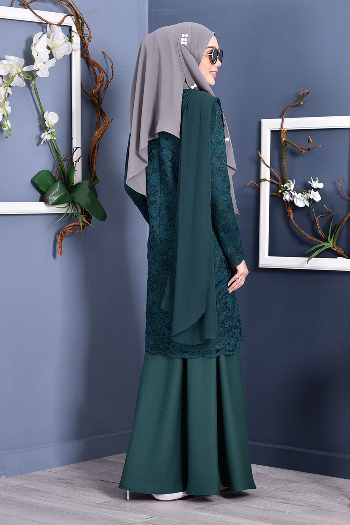 Baju Kurung Lace Sabrina - Emerald Green