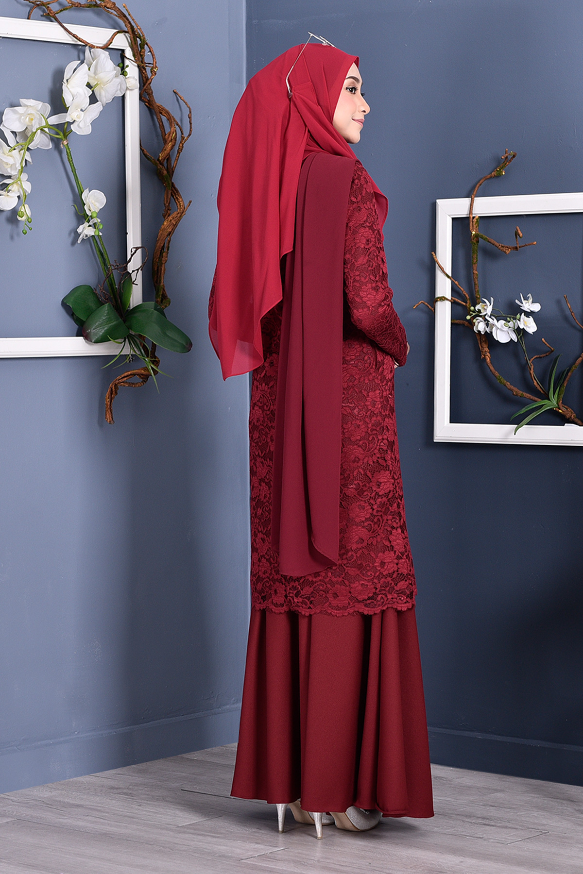 Baju Kurung Lace Sabrina - Vouge Red