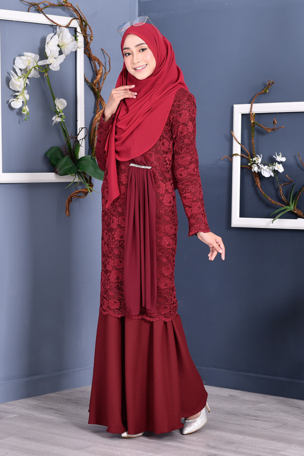 Baju Kurung Lace Sabrina - Vouge Red