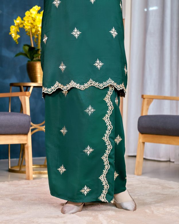 Baju Kurung Sulam Songket Tun Lestari - Cempaka Green