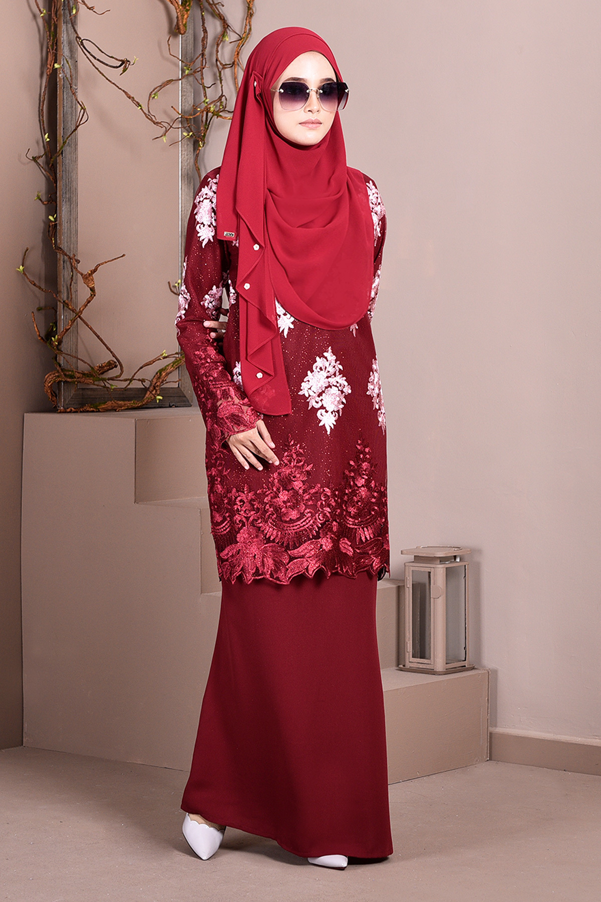 Baju Kurung Lace Ombre Sophie - Ruby Red