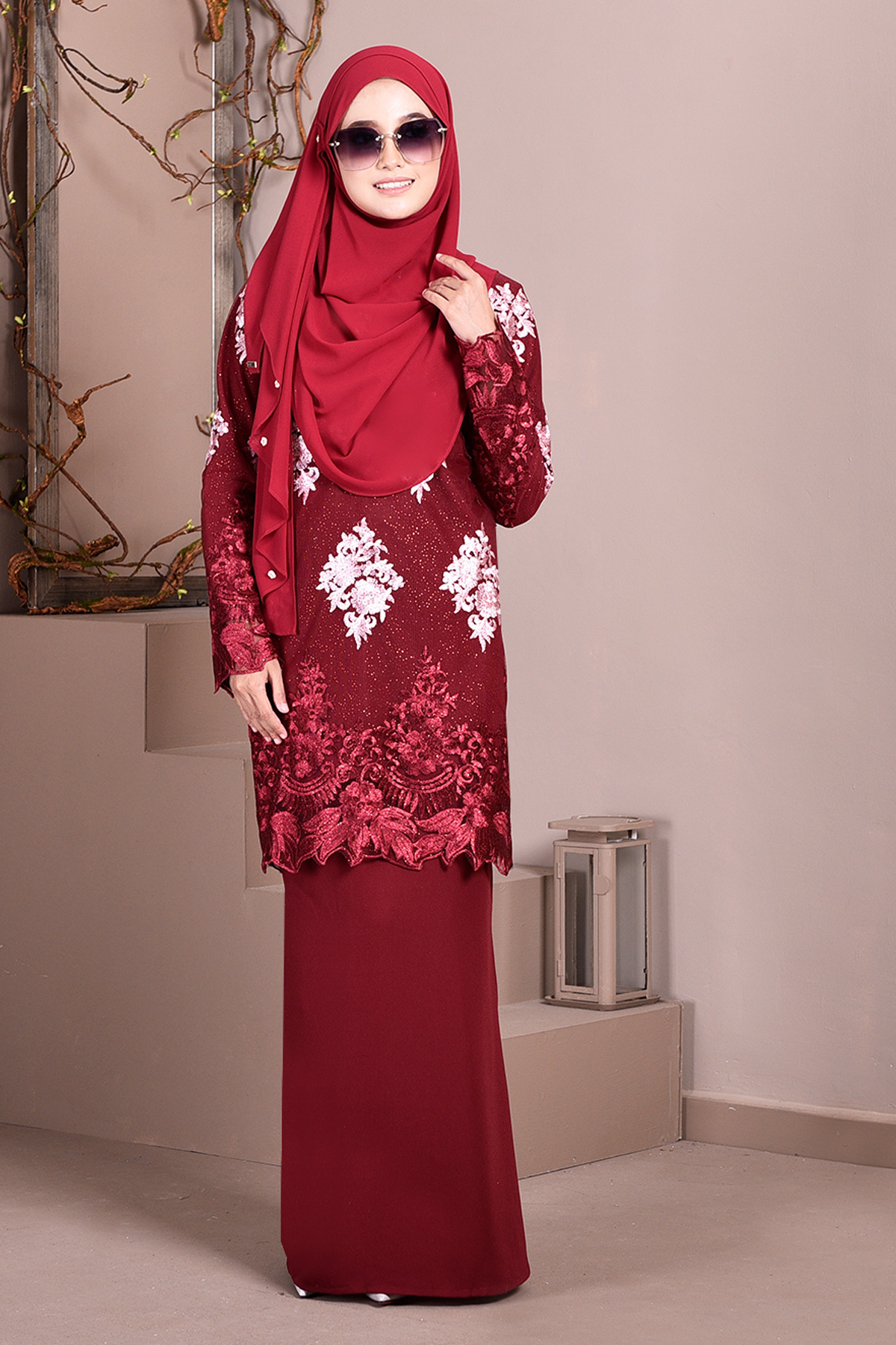 Baju Kurung Lace Ombre Sophie - Ruby Red