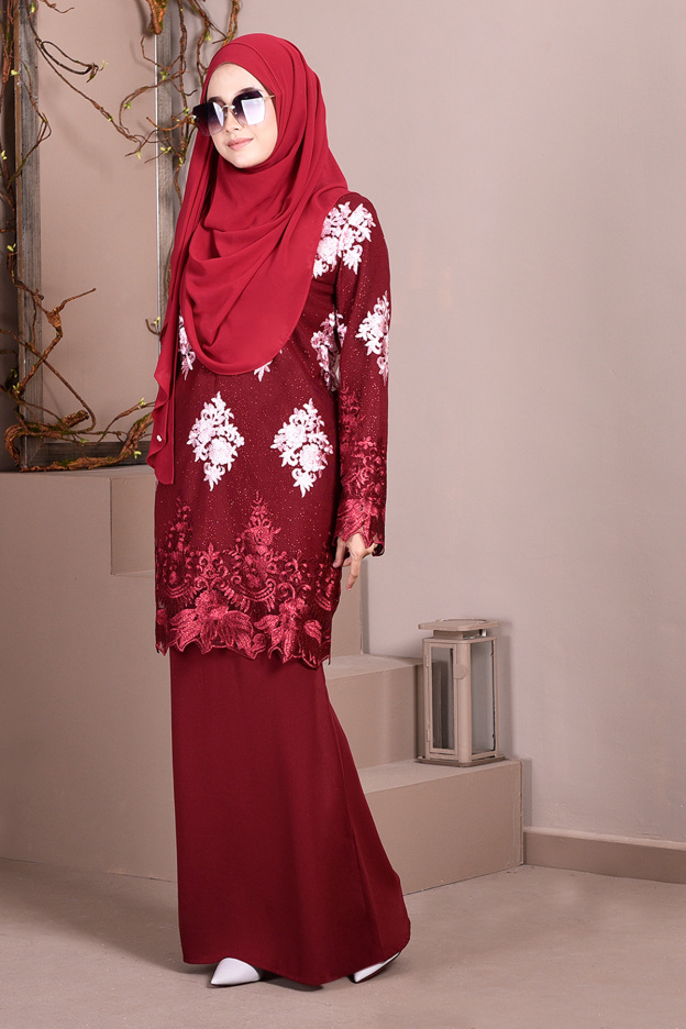 Baju Kurung Lace Ombre Sophie - Ruby Red