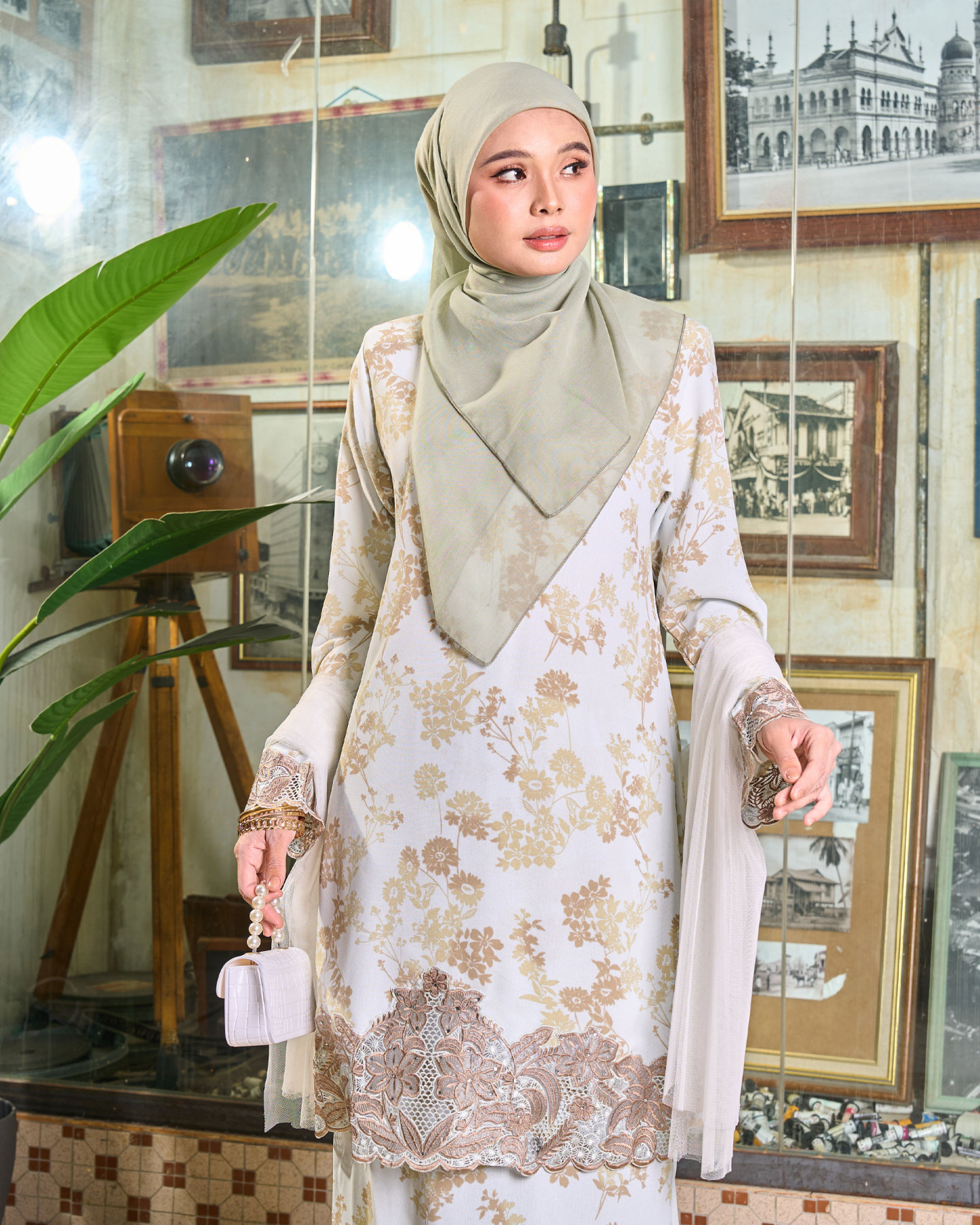 Baju Kurung Sulam Lace Aylin