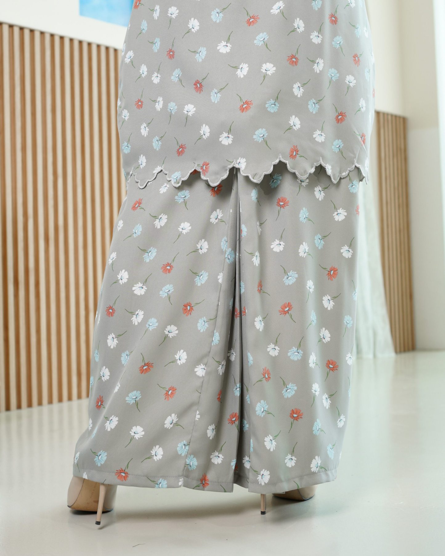 Baju Kurung Sulam Lirnia - Daisy Pewter