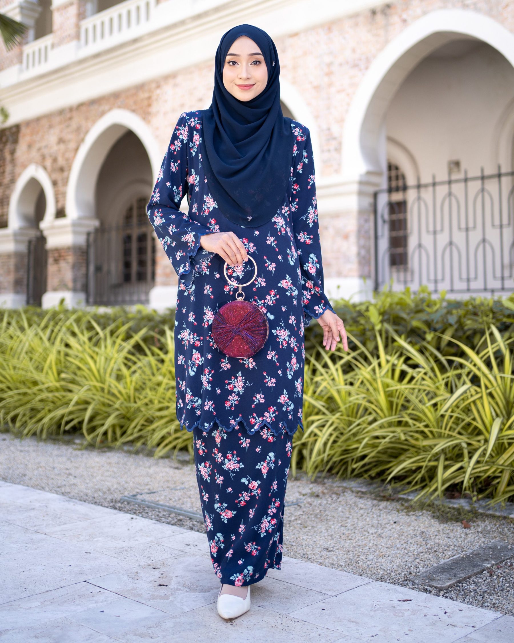 Baju Kurung Sulam Lahina Laluna X MCC - Navy Blue