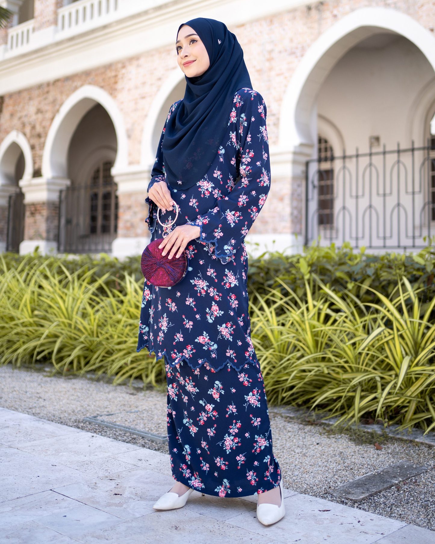 Baju Kurung Sulam Lahina Laluna X MCC - Navy Blue