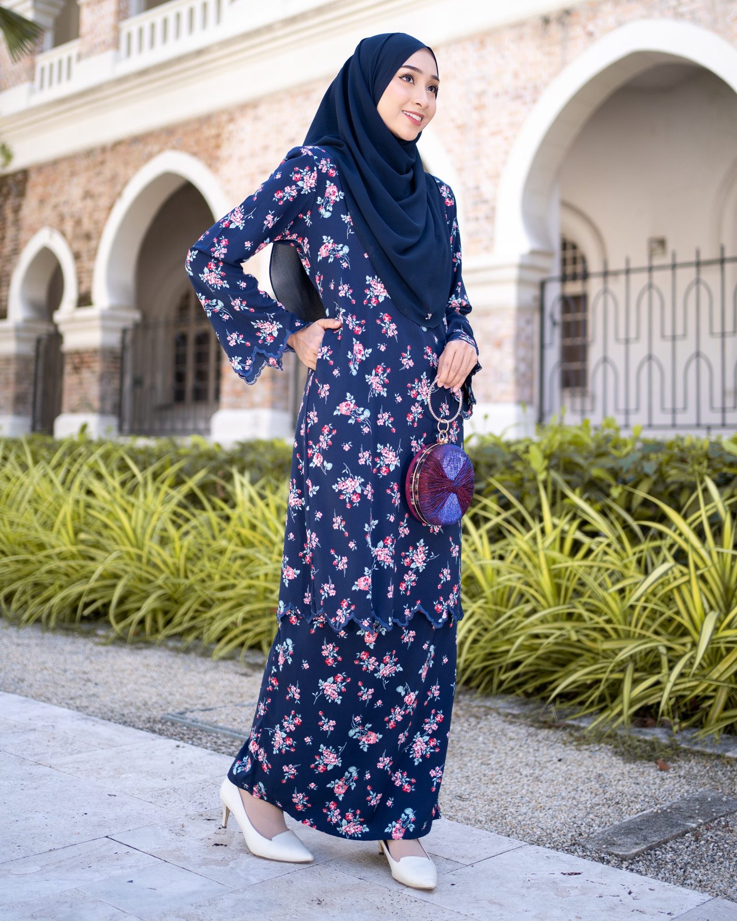Baju Kurung Sulam Lahina Laluna X MCC - Navy Blue