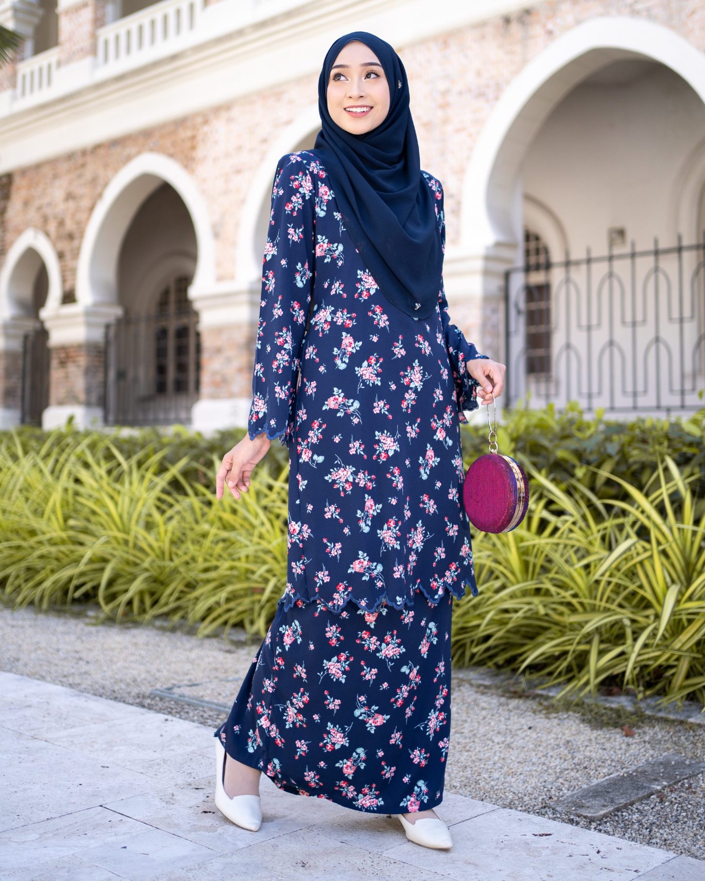 Baju Kurung Sulam Lahina Laluna X MCC - Navy Blue