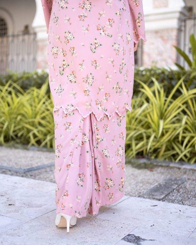 Baju Kurung Sulam Lahina Laluna X MCC - Sandy Pink