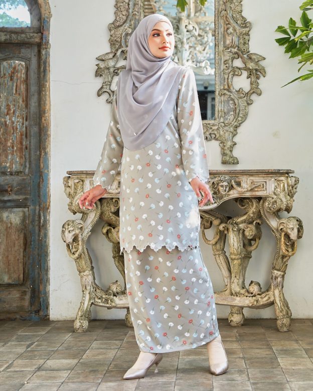 Baju Kurung Sulam Lirnia - Daisy Pewter