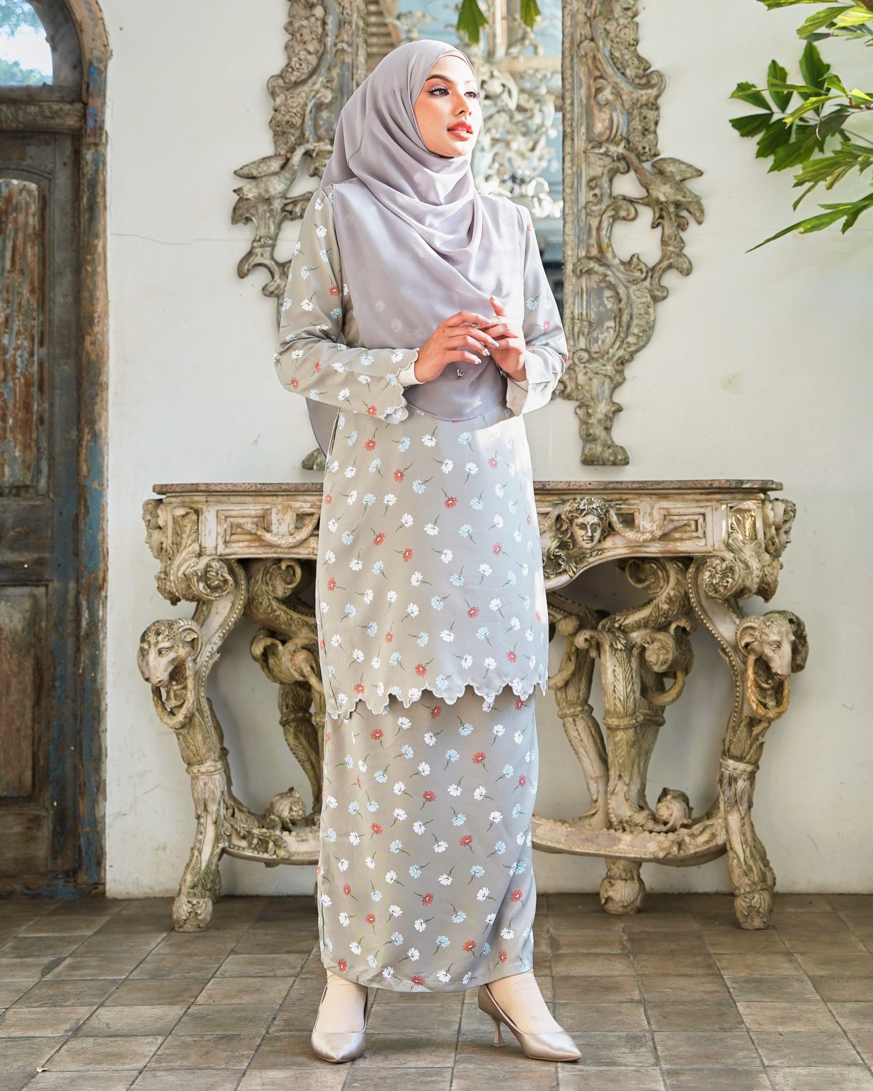 Baju Kurung Sulam Lirnia - Daisy Pewter
