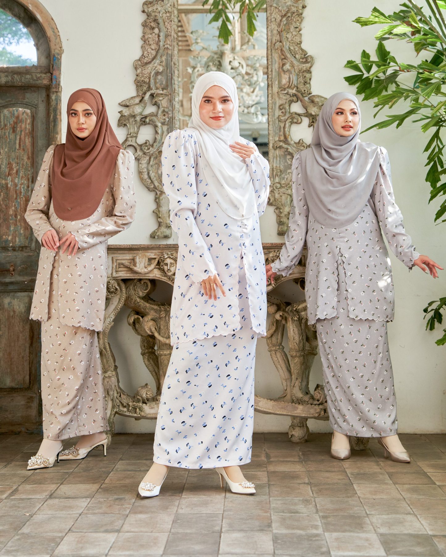 Baju Kurung Sulam Lutfia Laluna X MCC - Daisy Navy Blue