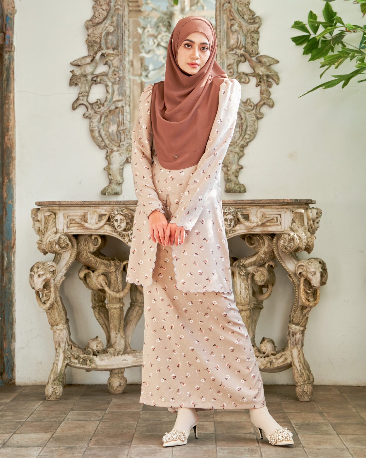 Baju Kurung Sulam Lutfia Laluna X MCC - Daisy Cedar Brown