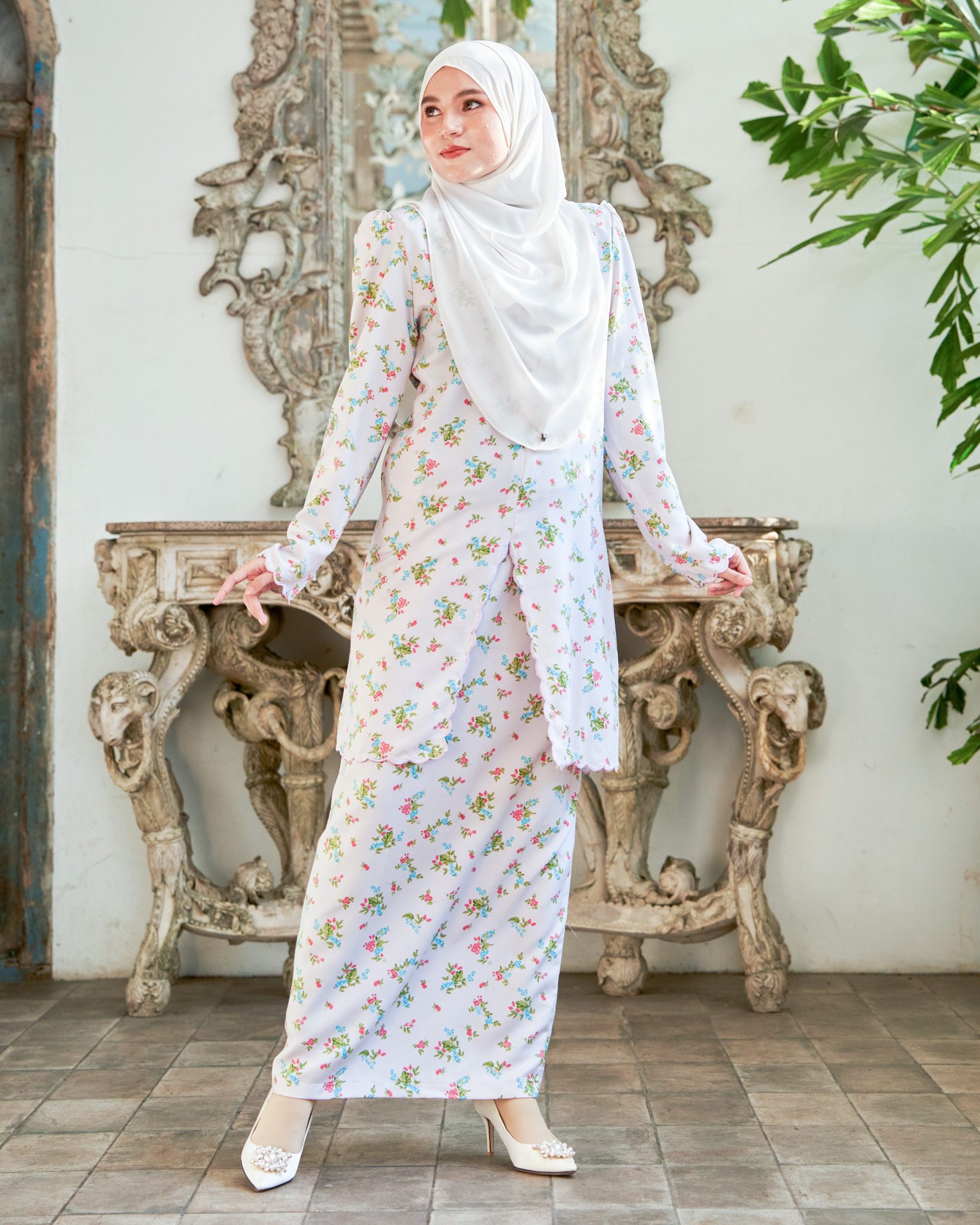 Baju Kurung Sulam Lutfia Laluna X MCC - Egg Shell