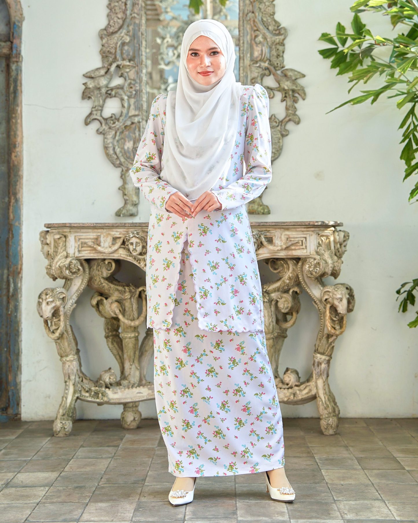 Baju Kurung Sulam Lutfia Laluna X MCC - Egg Shell