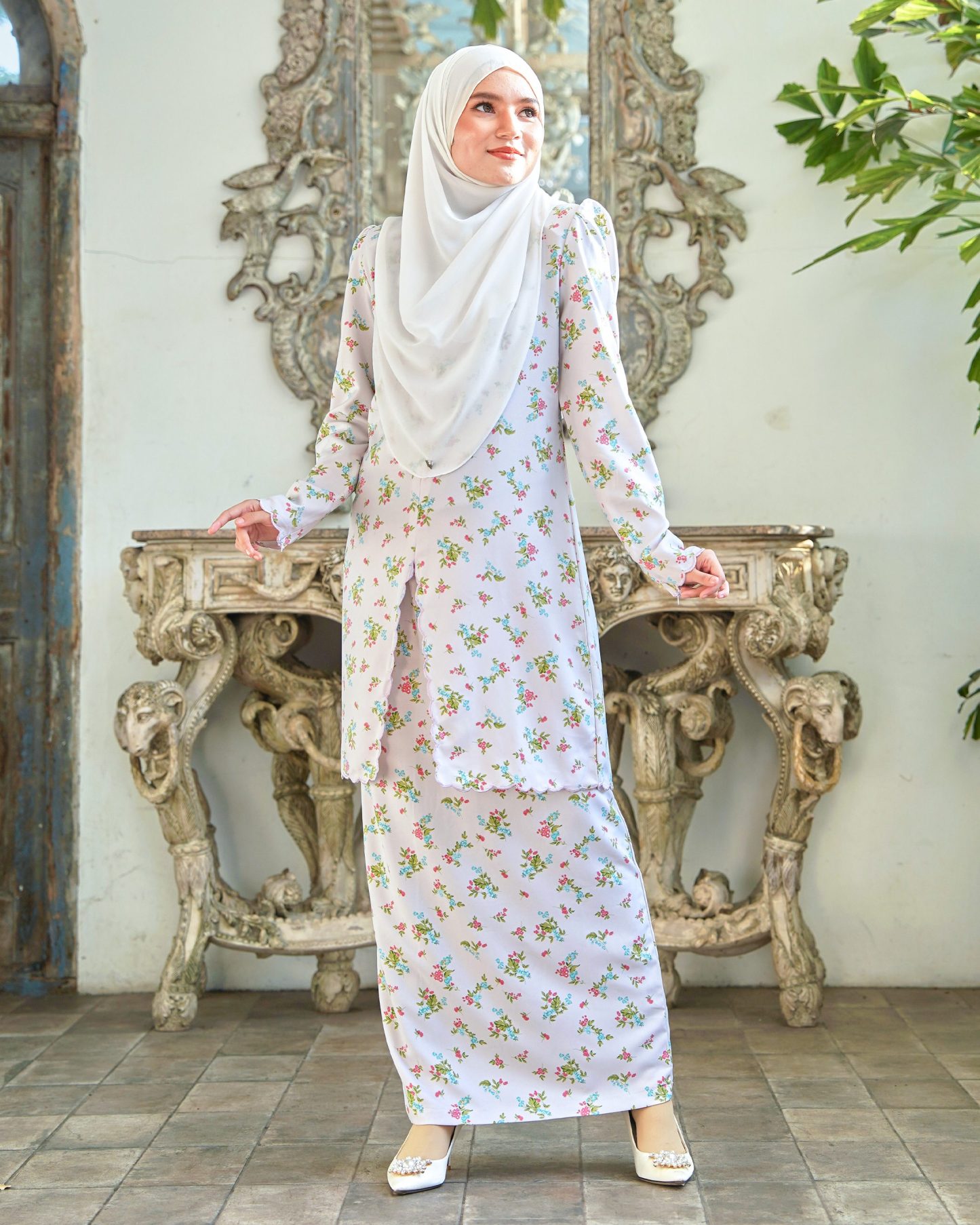 Baju Kurung Sulam Lutfia Laluna X MCC - Egg Shell