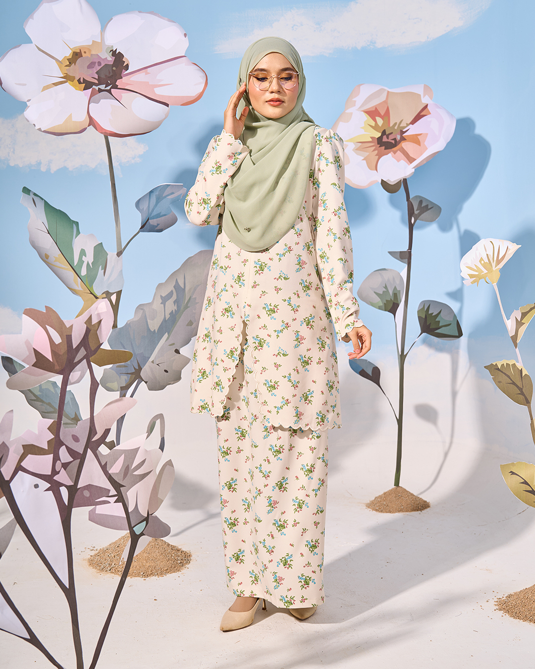 Baju Kurung Sulam Lutfia Laluna X MCC - Off White