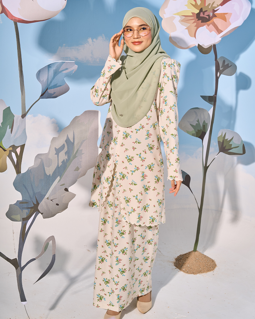 Baju Kurung Sulam Lutfia Laluna X MCC - Off White