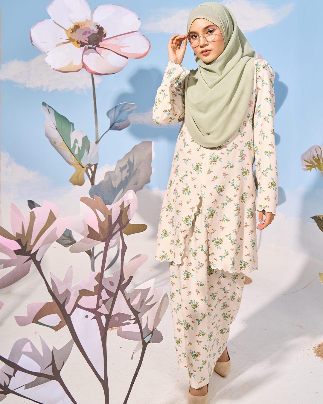 Baju Kurung Sulam Lutfia Laluna X MCC - Off White