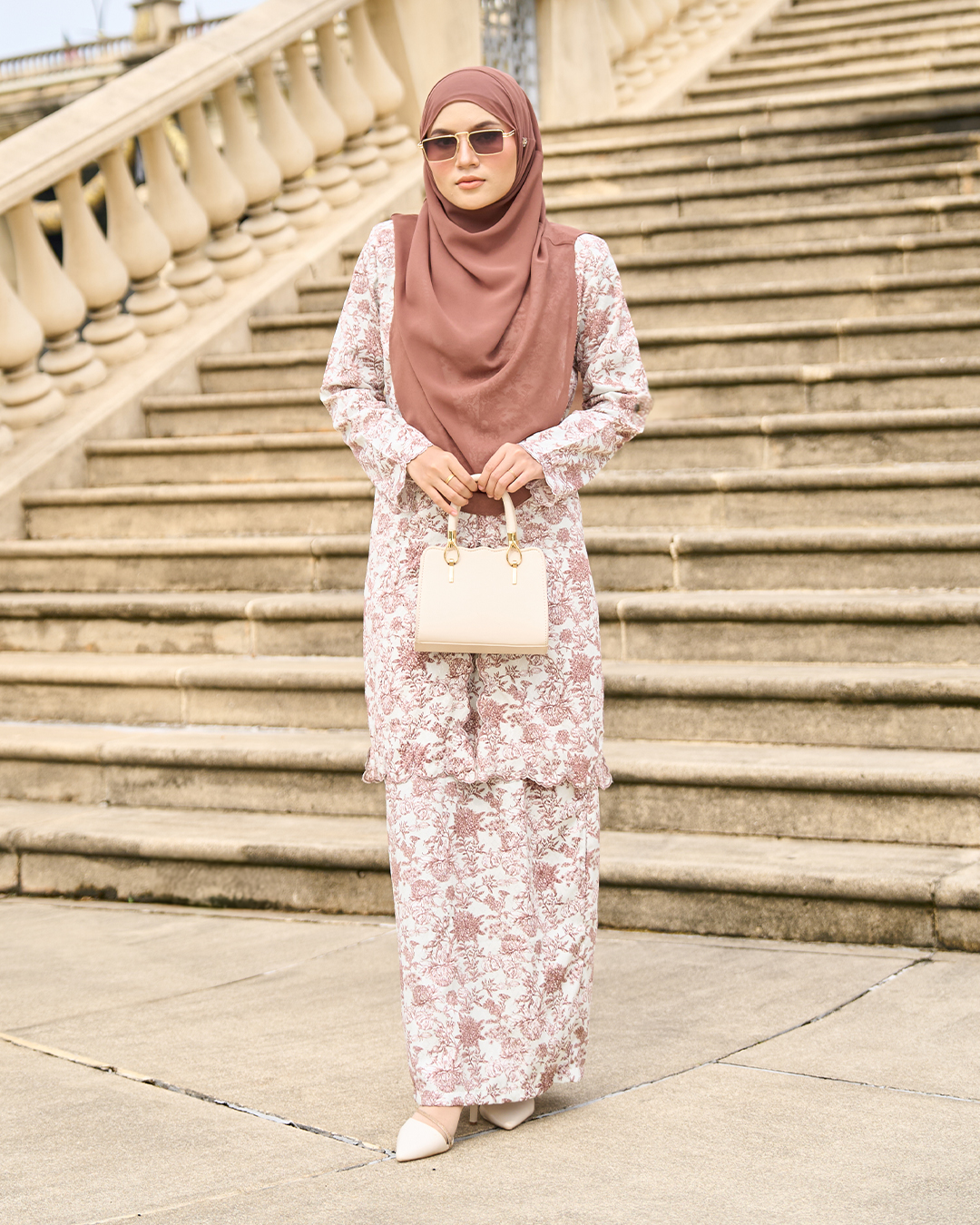 Baju Kurung Sulam Mizzah
