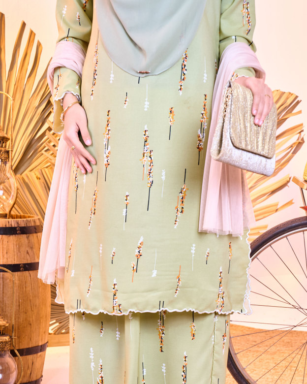 Baju Kurung Sulam Rozana