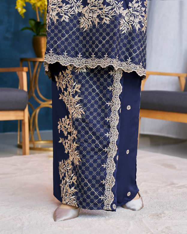 Baju Kurung Sulam Songket Tun Lestari - Kuntum Navy Blue