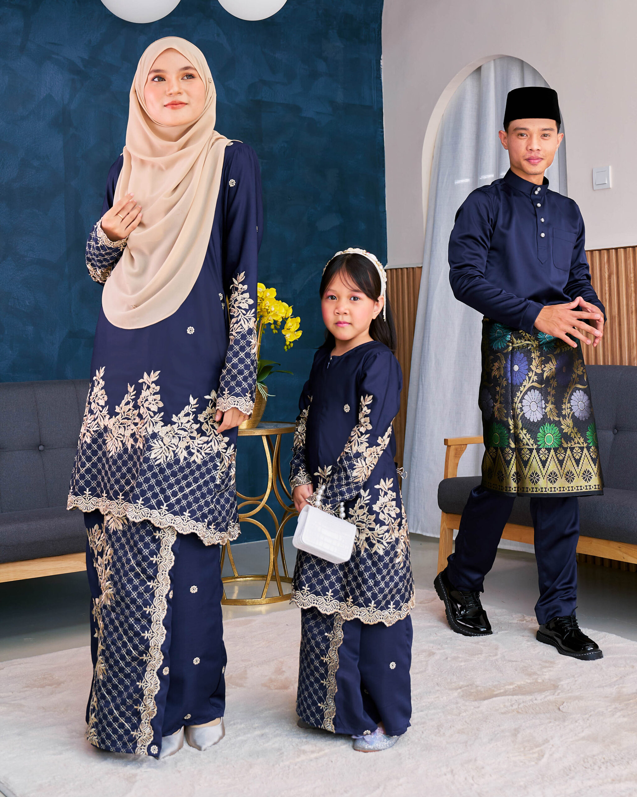 Baju Kurung Sulam Songket Tun Lestari - Kuntum Navy Blue