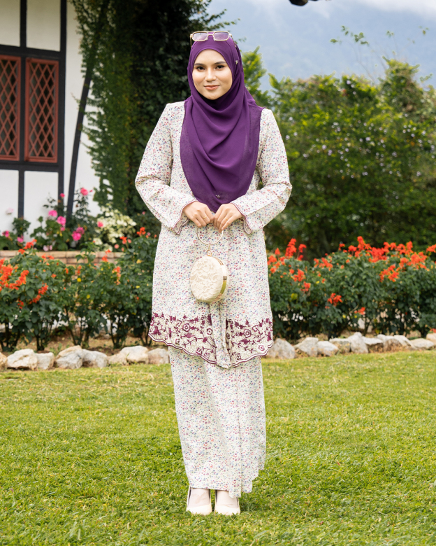 Baju Kebaya Sulam Akayla - Creamy Ivory
