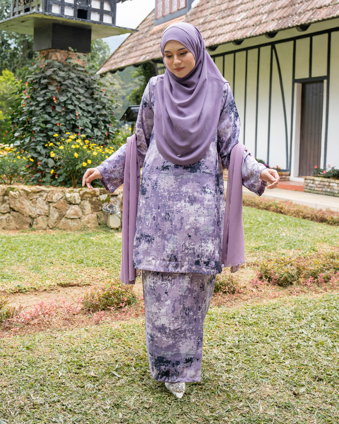 Baju Kurung Pahang Leora Laluna X MCC - Grape Purple