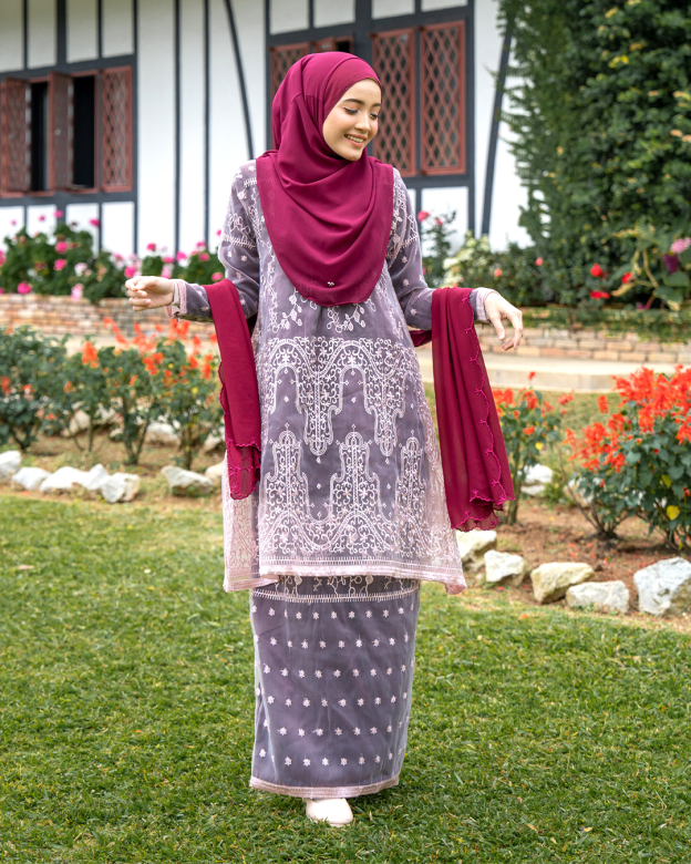 Baju Kurung Riau Lace Aura - Pink Raspberry