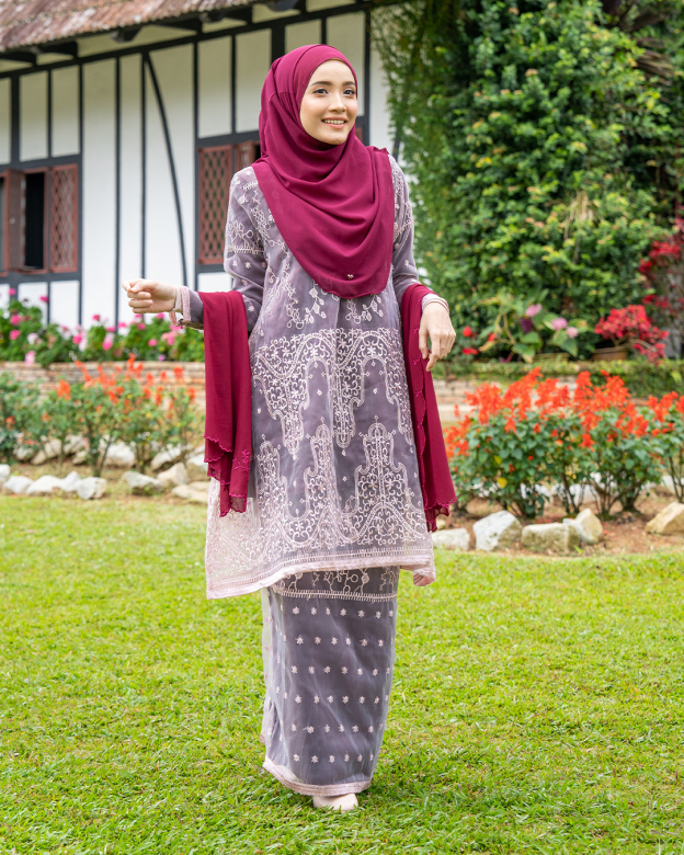 Baju Kurung Riau Lace Aura - Pink Raspberry