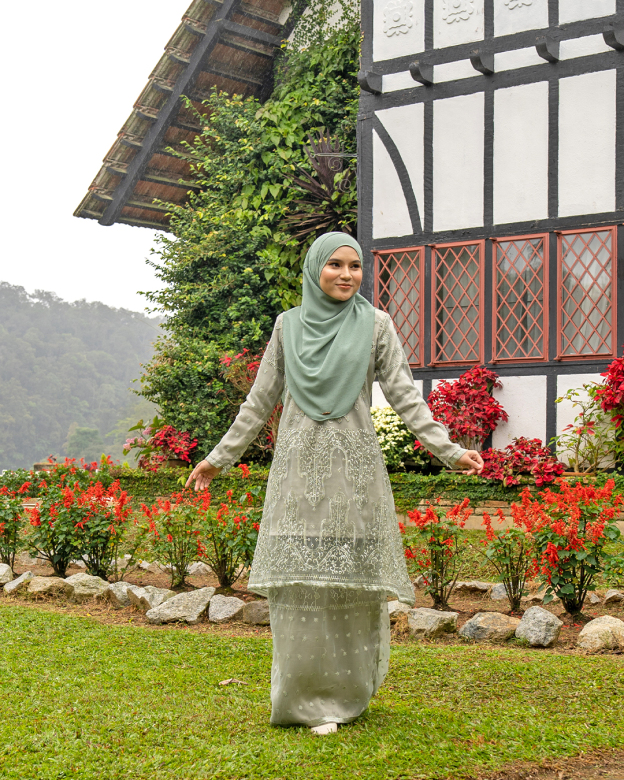 Baju Kurung Riau Lace Aura - Sage Green