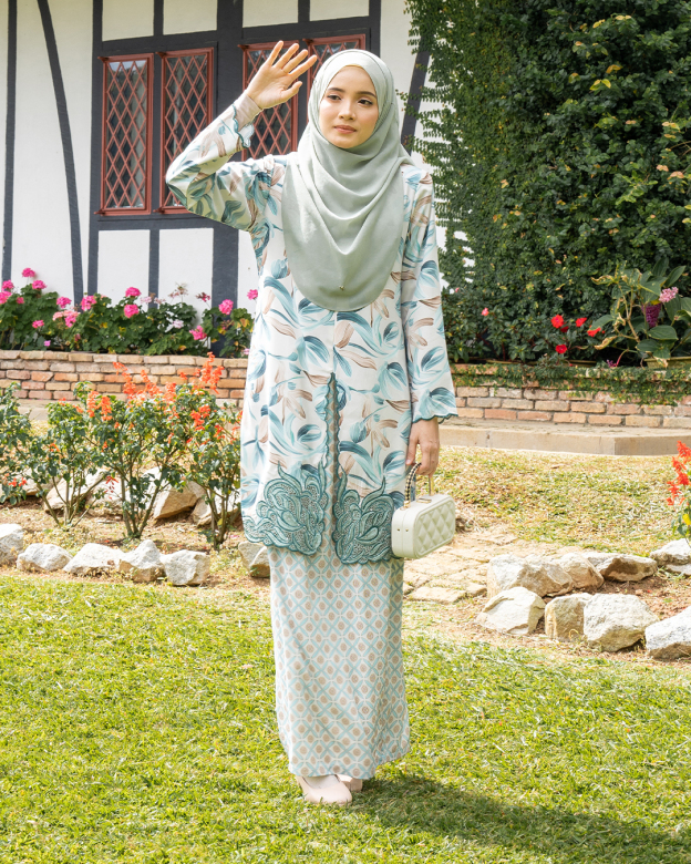 Baju Kurung Sulam Diamante Amia - Jade Green