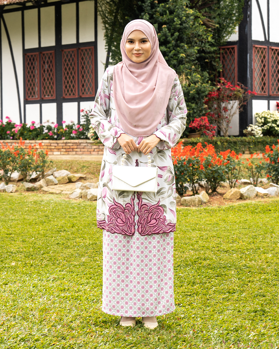 Baju Kurung Sulam Diamante Amia - Mystic Pink