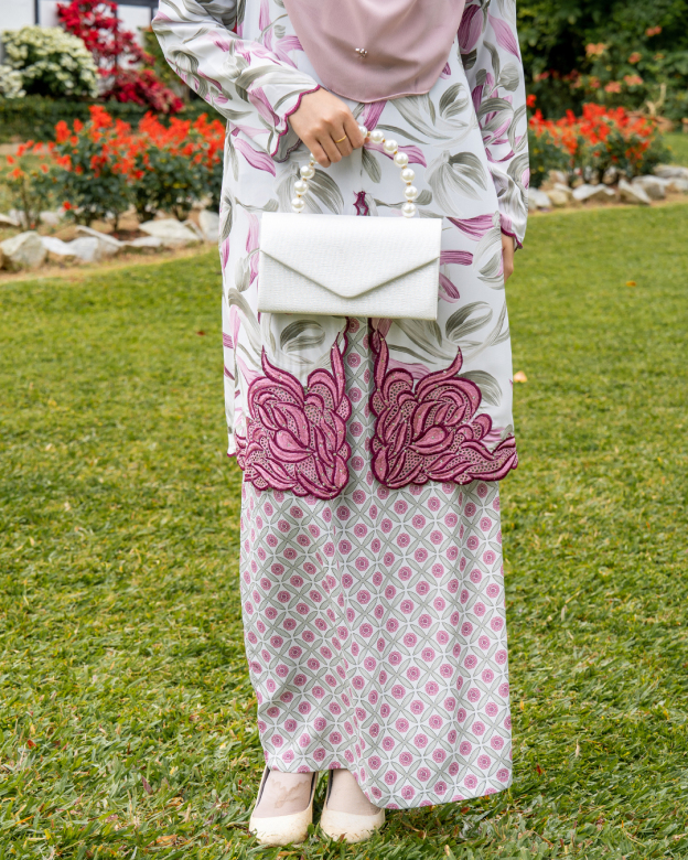 Baju Kurung Sulam Diamante Amia - Mystic Pink