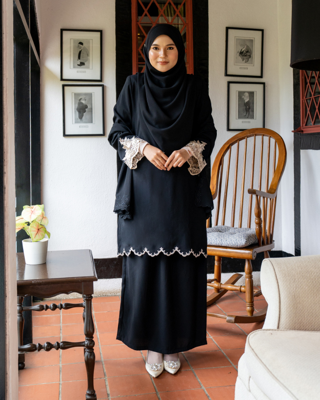 Baju Kurung Sulam Lace Ember - Black