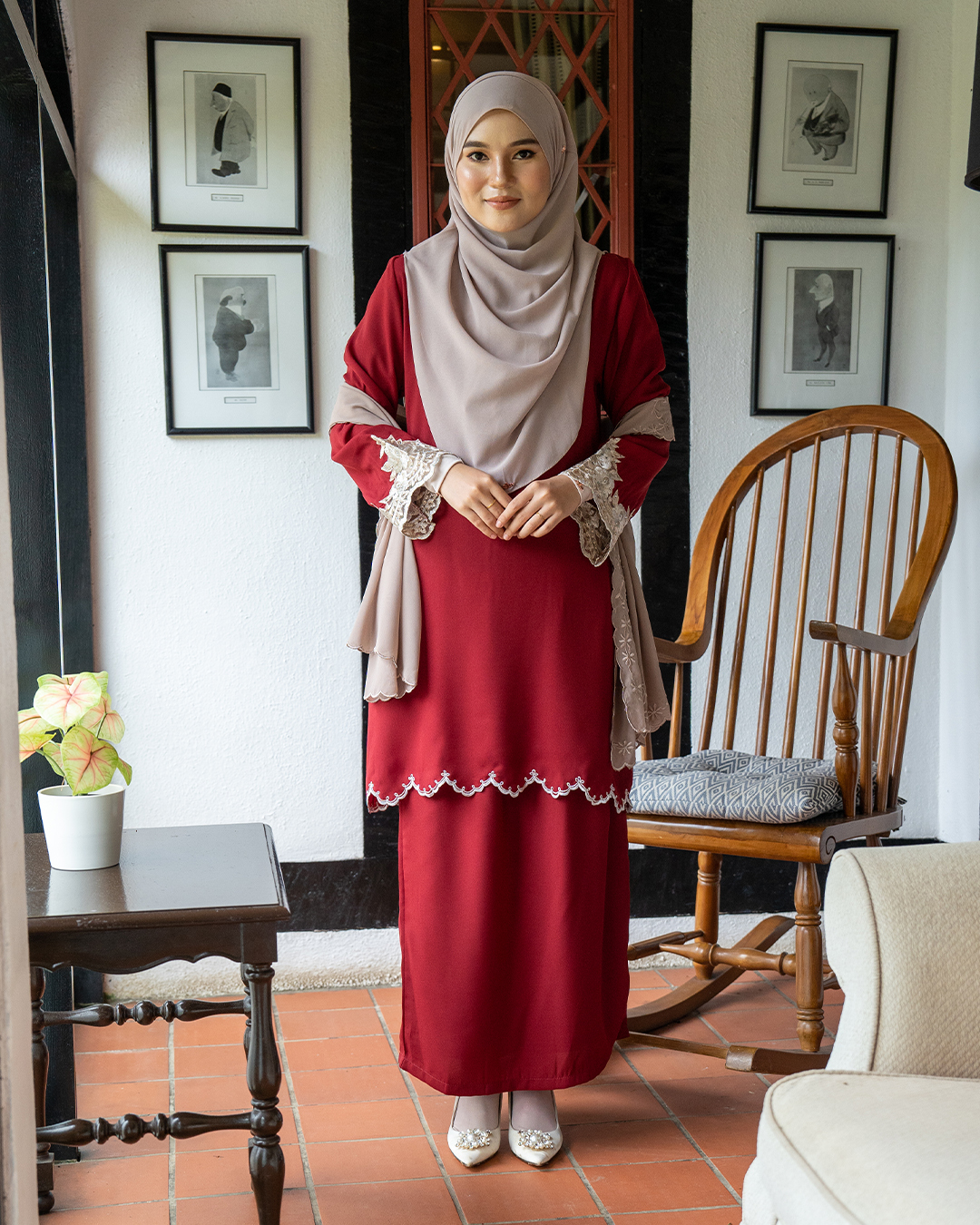 Baju Kurung Sulam Lace Ember - Maroon