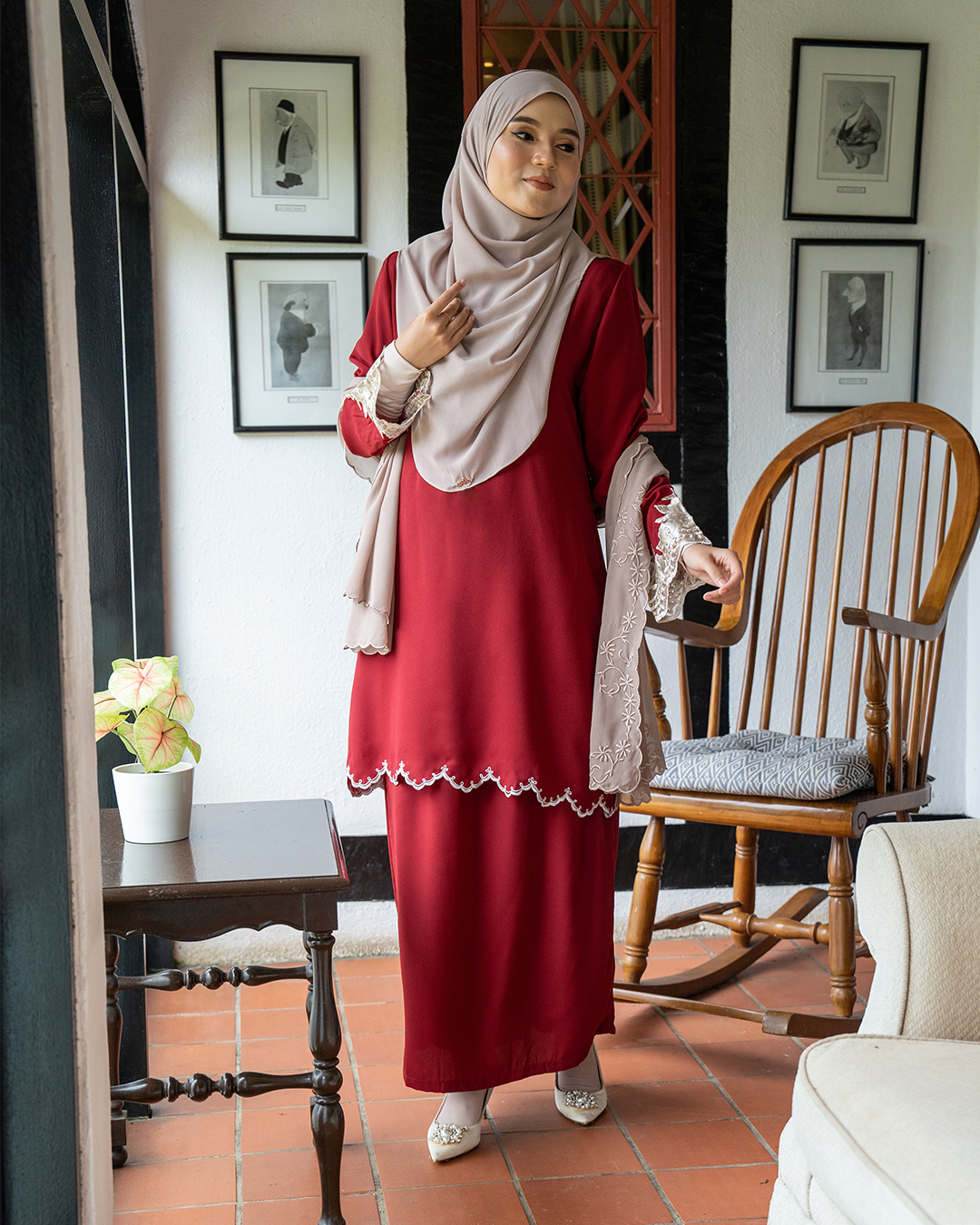 Baju Kurung Sulam Lace Ember - Maroon