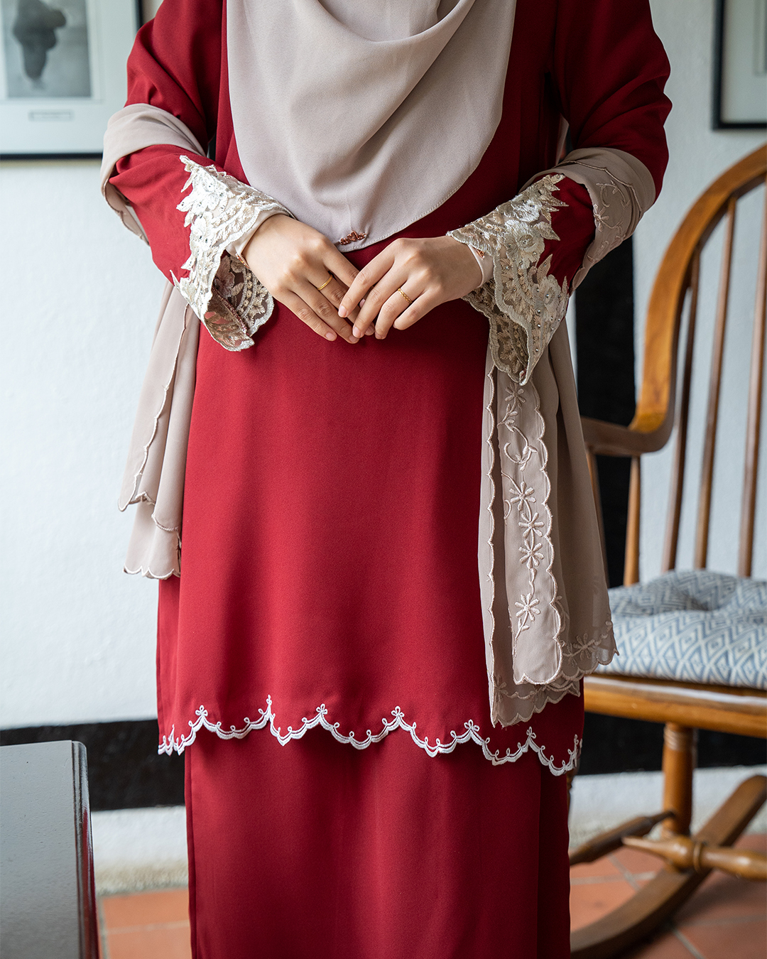 Baju Kurung Sulam Lace Ember - Maroon