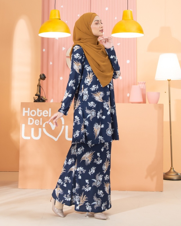 Kurung Lara - Celosia Navy Blue