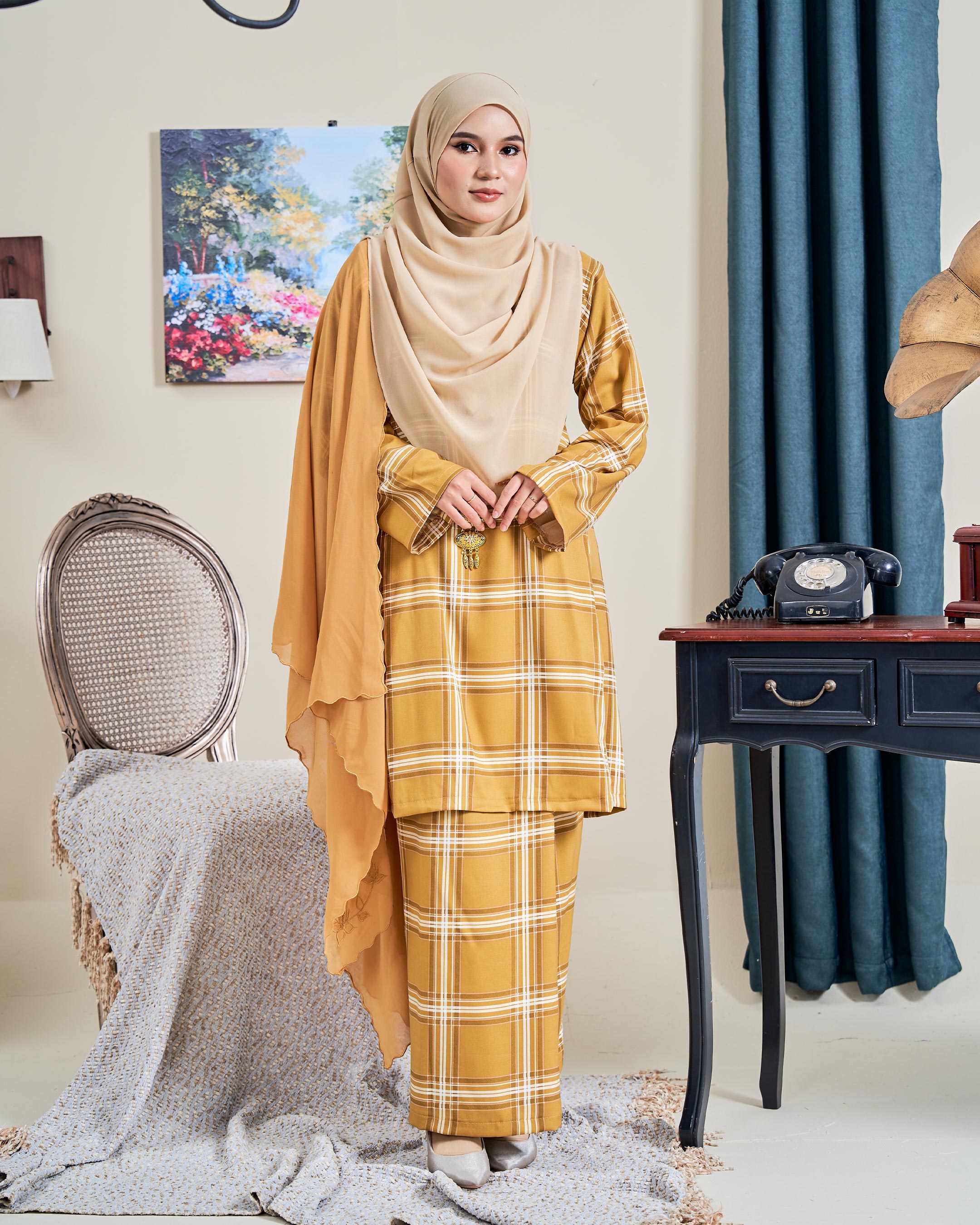 Baju Kurung Pahang Lysandra Laluna X MCC – Plaid Dijon